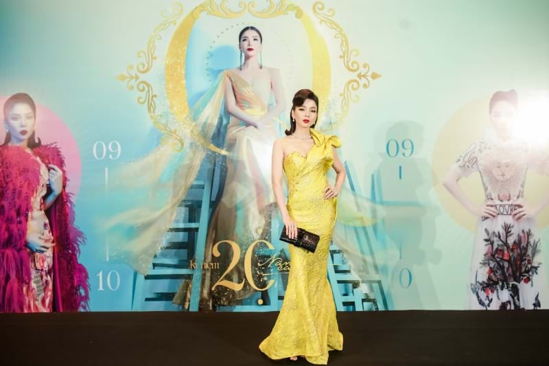 Chia sẻ thêm về số tiền đầu tư cho Q Show2 Lệ Quyên cho biết, cô làm liveshow này trên tinh thần nhanh, gọn, lẹ, quyết tâm, bởi nếu do dự một chút sẽ thất bại, phân vân là không thể làm được việc. 6 năm trước khó khăn là thế, không có gì trong tay mà cô còn thực hiện được Q Show1 đã gây tiếng vang mạnh mẽ, thì thời điểm này không có gì có thể ngáng trở được Lệ Quyên.