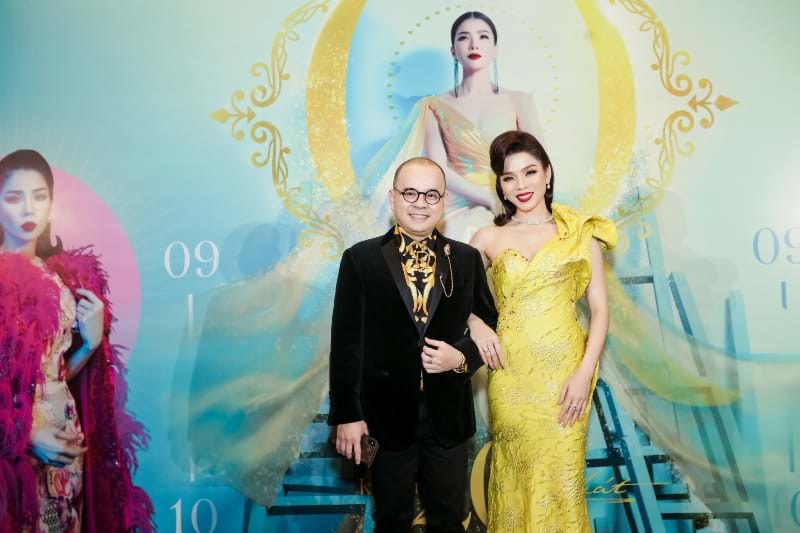 Cũng trên sân khấu Lệ Quyên cùng dàn khách mời nổi tiếng đã thể hiện một loạt các bản hit vang bóng một thời như: Trái tim không ngủ yên hát cùng Trấn Thành, hay Lạc mất mùa xuân cùng Đàm Vĩnh Hưng.