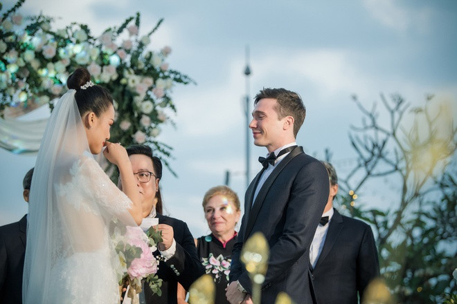 Sau tiệc cưới, trên trang cá nhân, diễn viên Tháng năm rực rỡ đã gửi lời cảm ơn tới gia đình, bạn bè và đồng nghiệp đã đến tham dự, chúc phúc cho vợ chồng cô trong ngày trọng đại. "Cảm ơn gia đình của con. Giờ con có thêm bố mẹ Cole và chồng Jack yêu thương con nữa. Con thật sự cảm thấy là cô gái may mắn nhất trên đời này. Tụi con biết còn nhiều khó khăn, thử thách phía trước nhưng chắc chắn sẽ có vô vàn những phần thưởng xứng đáng cho những ai luôn nỗ lực và sống chân thành với trái tim mình", cô bộc bạch.