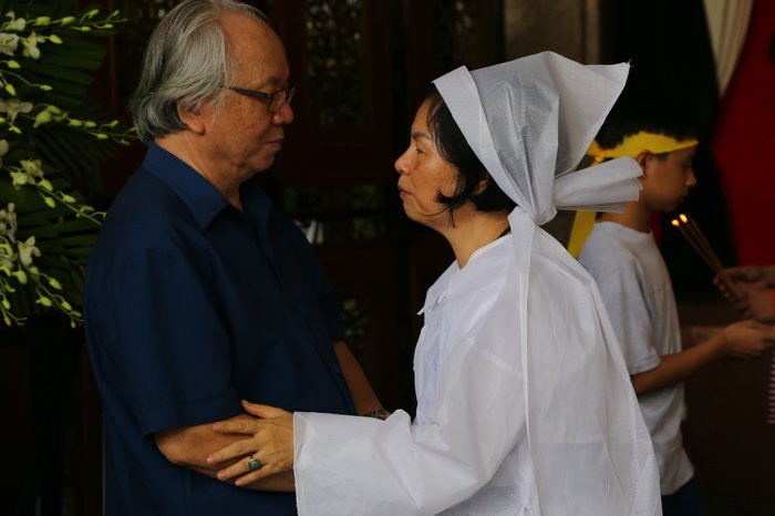 Xem video "Nhạc sĩ Nguyễn Văn Tý và chuyện người già hay khó tính". Nguồn VTC14: