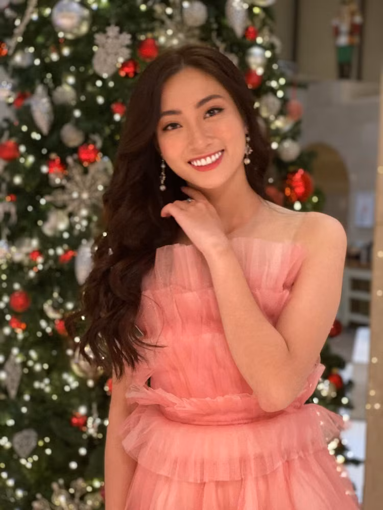 Hoa hậu Lương Thùy Linh đã chính thức tới London nhập cuộc với cuộc thi Miss World 2019.