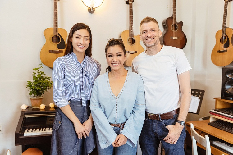 "....Vy hy vọng Linh hãy luôn nhớ thông điệp bài hát là gì và tin vào thông điệp đó để truyền tải đến trái tim khán giả qua lời hát cảm xúc của mình”, Phương Vy chia sẻ.