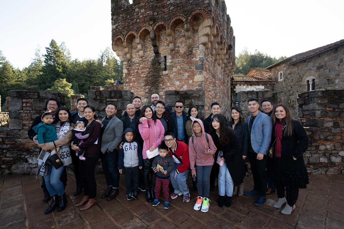 Sau đó cặp đôi đã công khai chuyện tình cảm. Đặc biệt mối quan hệ của cả hai được con cái ủng hộ.