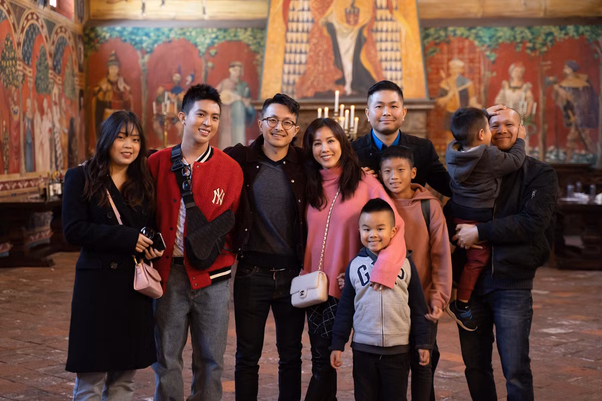 Hoa hậu Thu Hoài nhận lời hẹn hò doanh nhân Việt kiều Trí Tống từ ngày 29/9/2015.