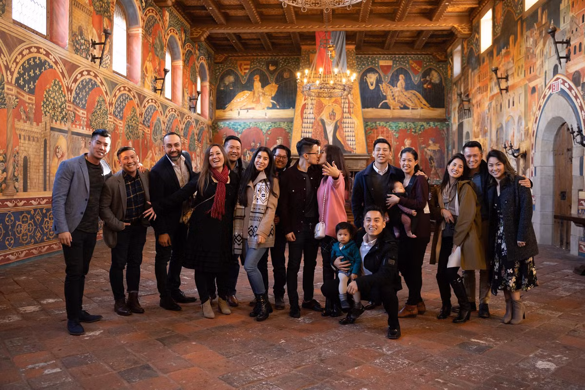 Được biết, bạn trai Hoa hậu Thu Hoài sinh năm 1986, anh làm nghề kinh doanh. Trong khi đó, Thu Hoài từng trải qua cuộc hôn nhân đổ vỡ và có 3 đứa con.