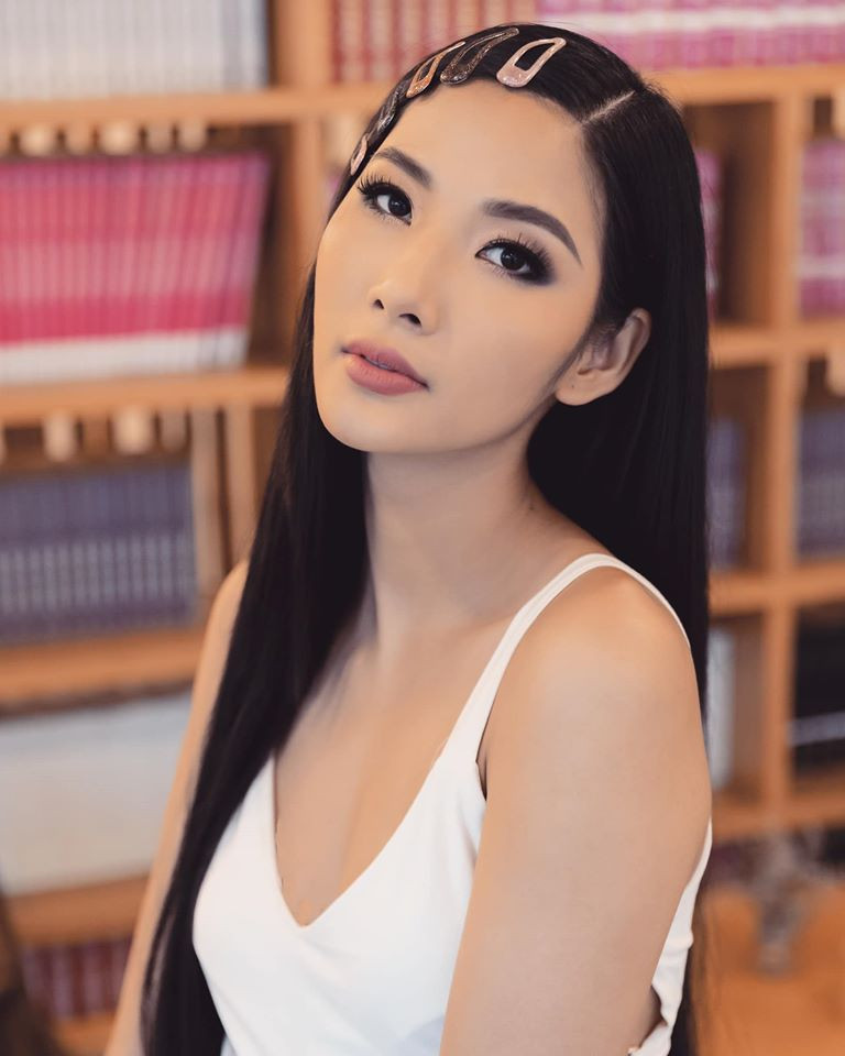 Hiện tại, Hoàng Thùy đang gấp rút chuẩn bị để lên đường tham gia cuộc thi Hoa hậu Hoàn vũ Thế giới 2019.