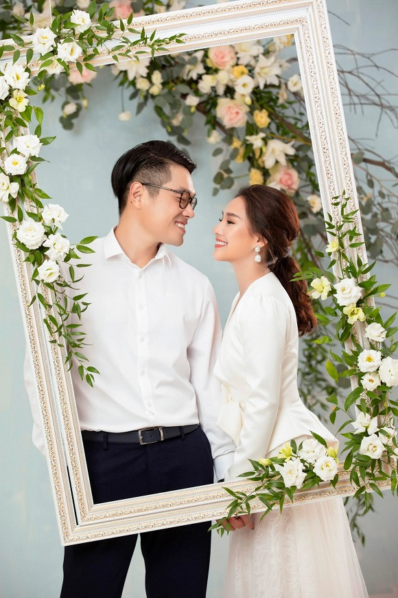 Hình ảnh trong ngày vui của cô được bạn bè chia sẻ nhỏ giọt trên mạng xã hội.