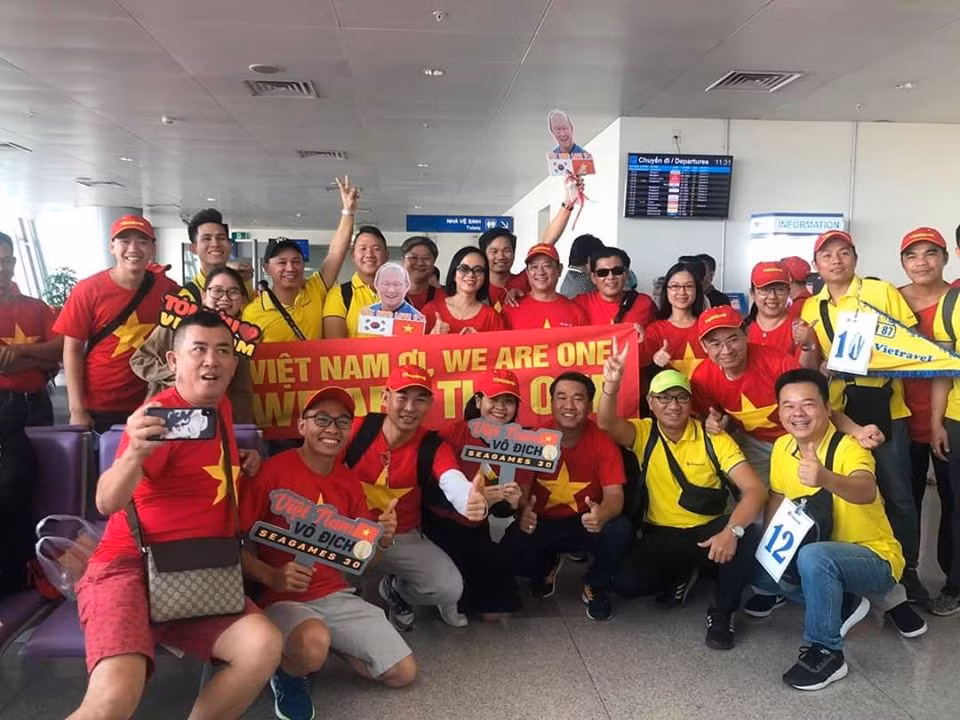 Các sao Việt cùng fan bóng đá đều kỳ vọng đội tuyển U22 Việt Nam sẽ chiến thắng.