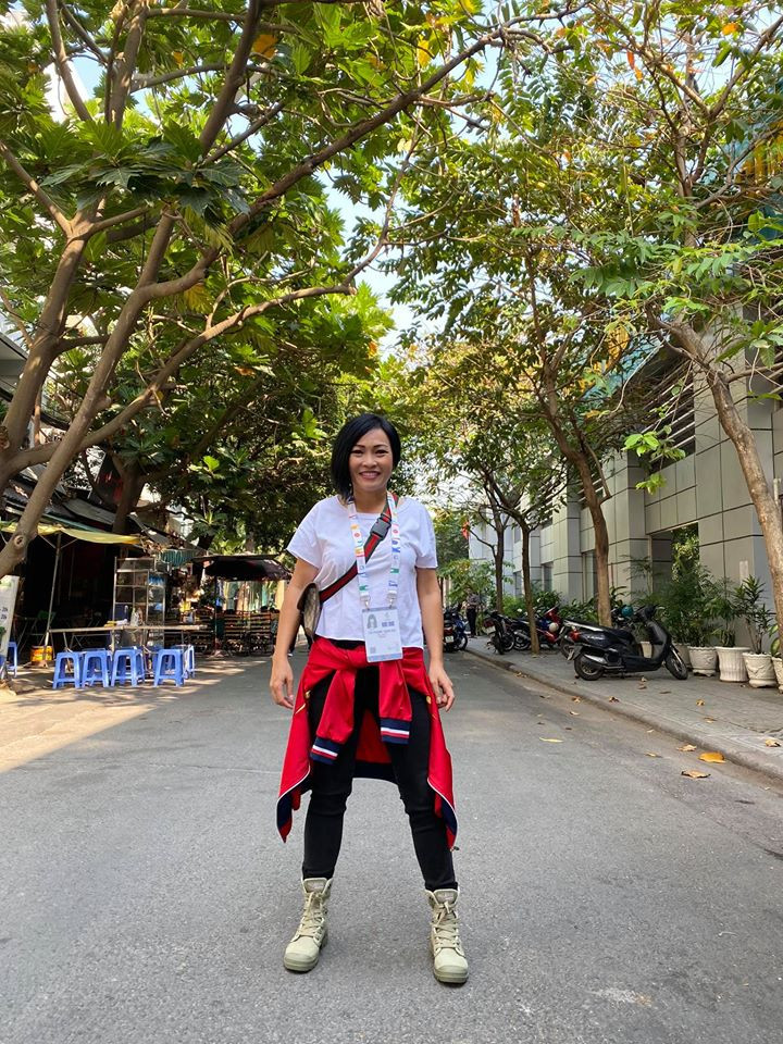 Phương Thanh là một trong những sao Việt cuồng bóng đá. "Chị Chanh" luôn nhiệt tình cổ vũ cho đội tuyển Việt Nam trong các trận đấu.