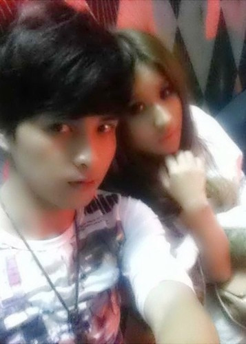 Bên cạnh đó, một số bức ảnh Hồ Quang Hiếu và Ivy thân thiết ở đời thường cũng được chia sẻ. Ngoài ra, Ivy còn đóng cặp với Hồ Quang Hiếu trong MV “Xa nhau để biết mình có nhau” của nam ca sĩ. Ảnh: Infonet