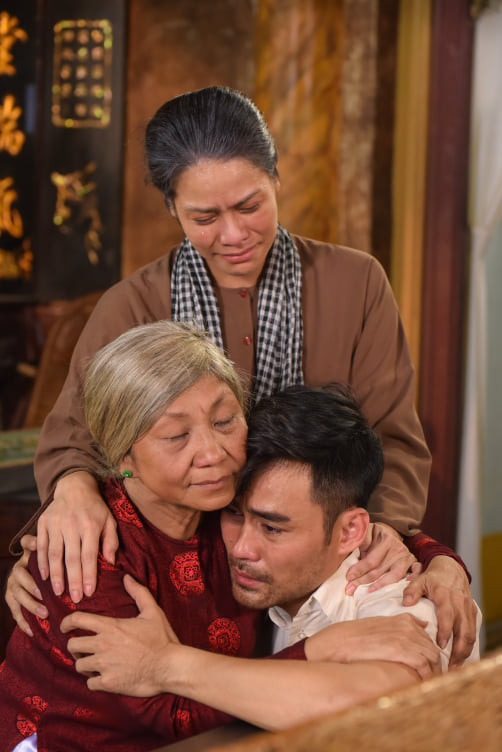 Bi chui te tua khi dong Thi Binh phim 