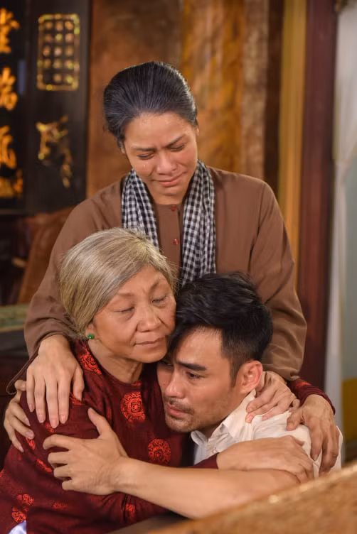 Bi chui te tua khi dong Thi Binh phim 