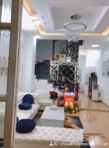 Ca si hoi cho Chau Khai Phong khoe nha hon 10 ty vua tau-Hinh-2
