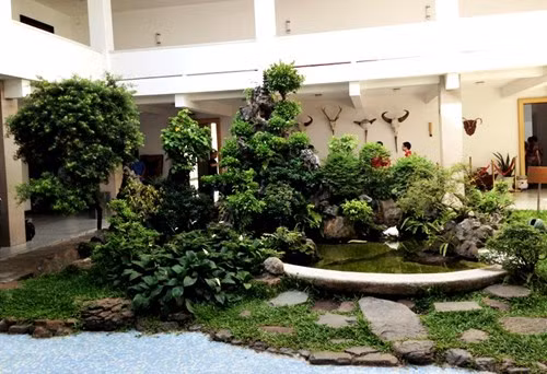 Trên tầng 2 dinh Thống Nhất là nơi dành riêng cho gia đình Tổng thống sinh hoạt. Tầng đặc biệt này có không gian thoáng đãng, rất ần gũi thiên nhiên.