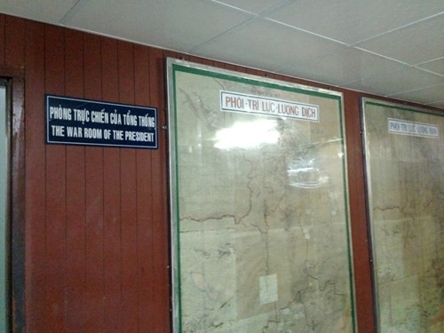 Khi có chiến tranh hay tình trạng khẩn cấp, Tổng thống sẽ túc trực ở tầng hầm, vừa an toàn, vừa trực tiếp chỉ huy các tướng lĩnh.