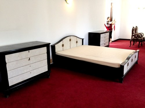 Cận cảnh chiếc giường ngủ của Tổng thống chính quyền Sài Gòn.