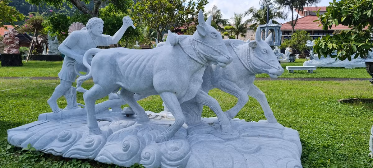 Từ những tác phẩm mang màu sắc huyền thoại.