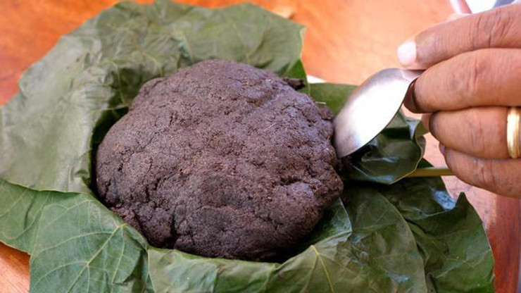  5. Ấu trùng bọ xít: Món ăn kinh dị nhất trong mắt du khách chính là ấu trùng bọ xít. Món này không thường thấy trên khắp Maroc, chỉ xuất hiện ở một số khu vực đặc biệt.