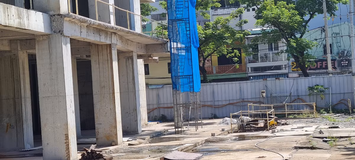 Chưa có dấu hiệu nào cho thấy công trình sẽ được tái khởi động.