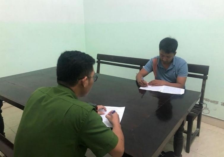 Thanh niên trộm xe máy rồi nhắn tin tới chủ xe đòi tiền chuộc Thanh nien trom xe may roi nhan tin toi chu xe doi tien chuoc