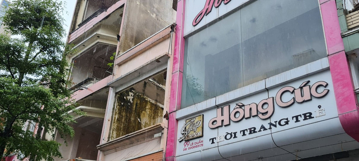  Khu phố chuyên doanh thời trang sầm uất ngày nào giờ chỉ còn trong ký ức.