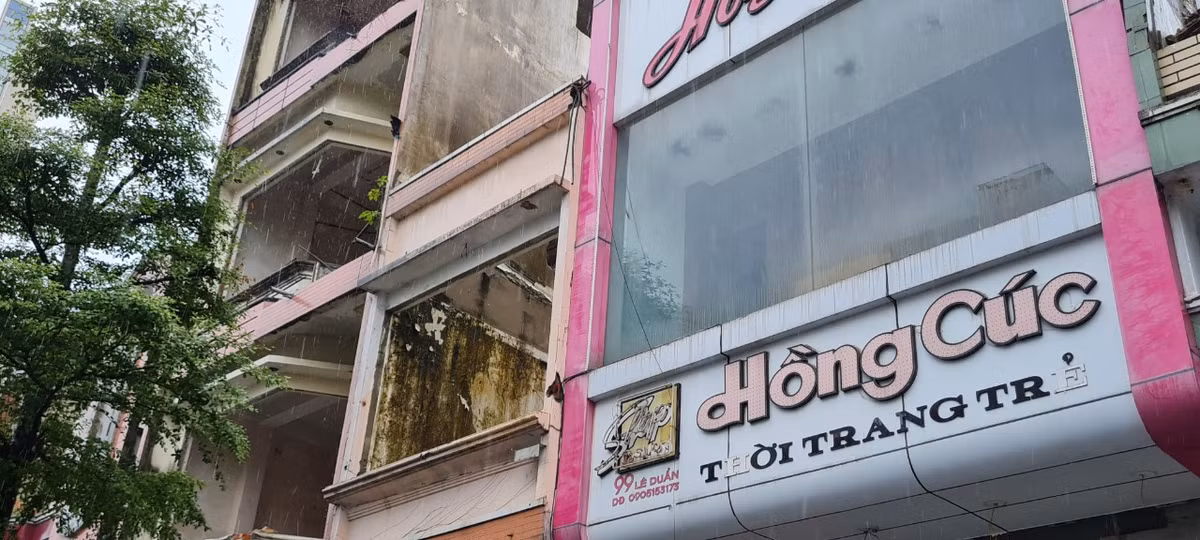  Khu phố chuyên doanh thời trang sầm uất ngày nào giờ chỉ còn trong ký ức.