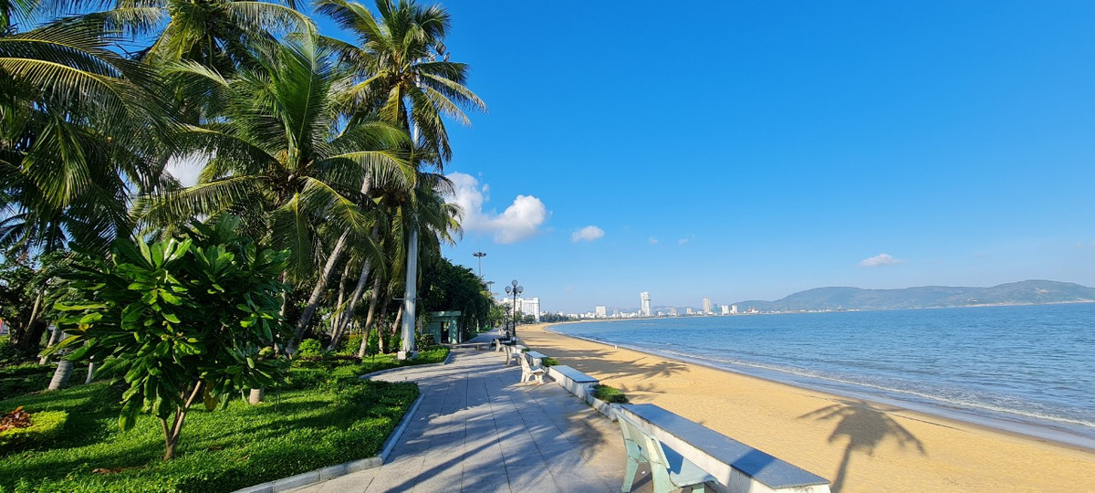 Tiếp sau đó là hàng loạt giải thưởng như thành phố du lịch sạch nhất Đông Nam Á.