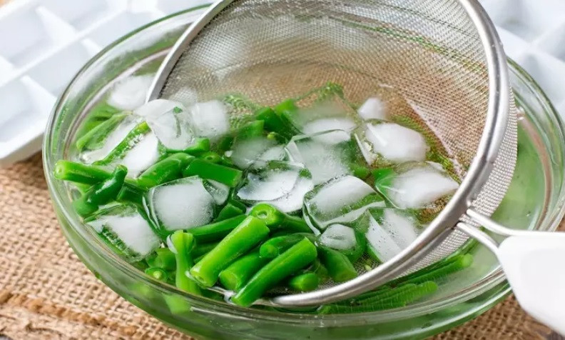 Meo luoc rau dam bao rau ngon lai xanh-Hinh-4