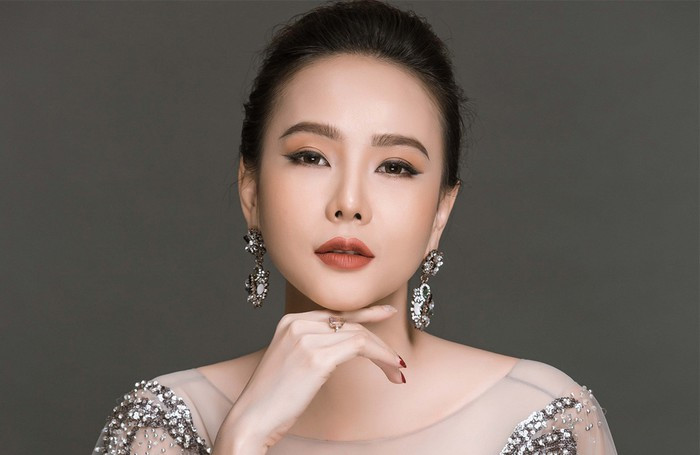 Người đẹp đang thực sự khiến công chúng chán nản vì mớ scandal vòng vo của mình.