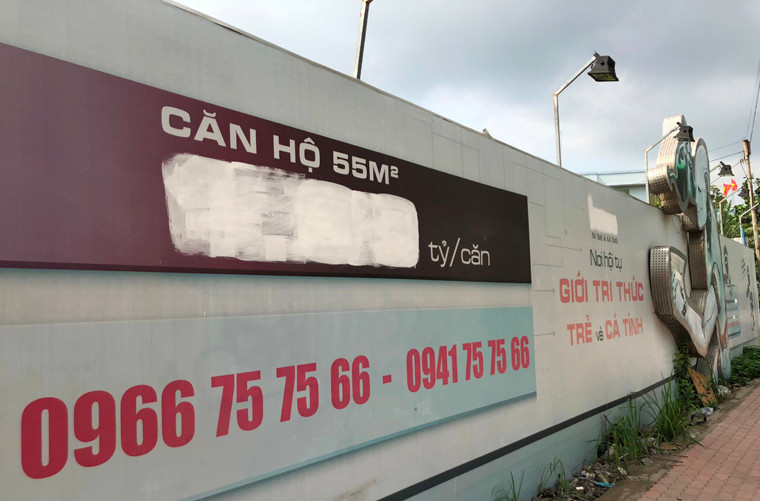 Tuy nhiên, toàn bộ những thông tin về chủ đầu tư đều đã bị che xóa. Nói về việc dự án chậm tiến độ, đại diện của I-Home thông tin với Kiến Thức: I-Home nhận chuyển nhượng lại dự án từ Công ty Cổ phần Công trình giao thông công chánh từ tháng 11/2016. Sau khi có quyết định chuyển nhượng, I-Home xin làm quy hoạch lại dự án và chủ đầu tư đến nay vẫn đang chờ sự chấp thuận quy hoạch của thành phố. Do vậy, dự án vẫn trong tình trạng dở dang, chưa được hoàn thiện.