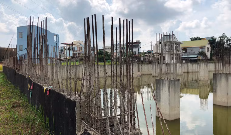 Cảnh tượng kinh khủng tại dự án I-Home quận 9 từng được chủ đầu tư là Công ty TNHH Ngôi nhà thân yêu I-Home (Thành viên Tập đoàn C.T Group) quảng cáo về tiện ích, lý tưởng.