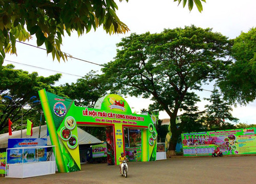 “Nữ quái” thua cá độ World Cup, đến hội chợ trái cây…giật dây chuyền “Nu quai” thua ca do World Cup, den hoi cho trai cay…giat day chuyen