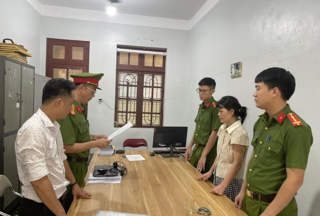 Bac Giang: Khoi to Hieu truong Truong mam non vi khai khong ho so