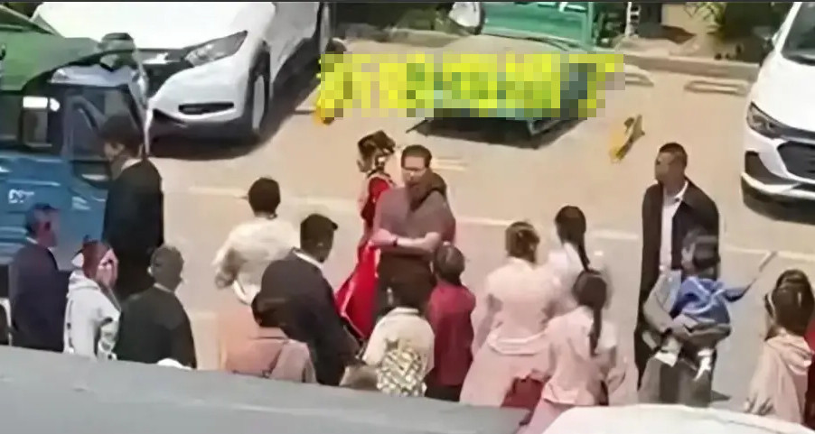 Nghe loi ban than, co dau bien dam cuoi thanh ngay buon