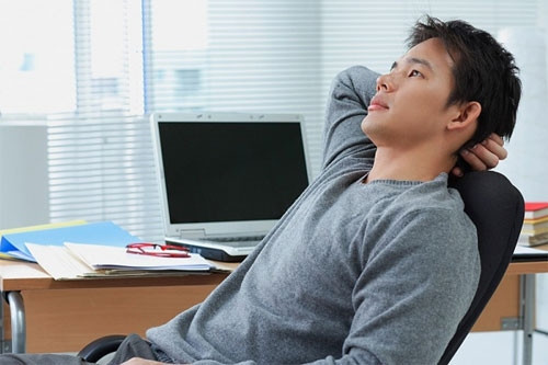 Yeu don phuong sep nu hon 15 tuoi, toi dau kho muon nghi viec