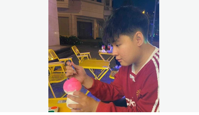 Me Tay Du Ky, cha dat cho con trai cai ten doc la-Hinh-2