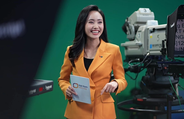 Trước khi kết hôn, trên trang cá nhân, cô thường xuyên chia sẻ về khoảnh khắc tập luyện để có thể lực tốt, thân hình rắn rỏi.