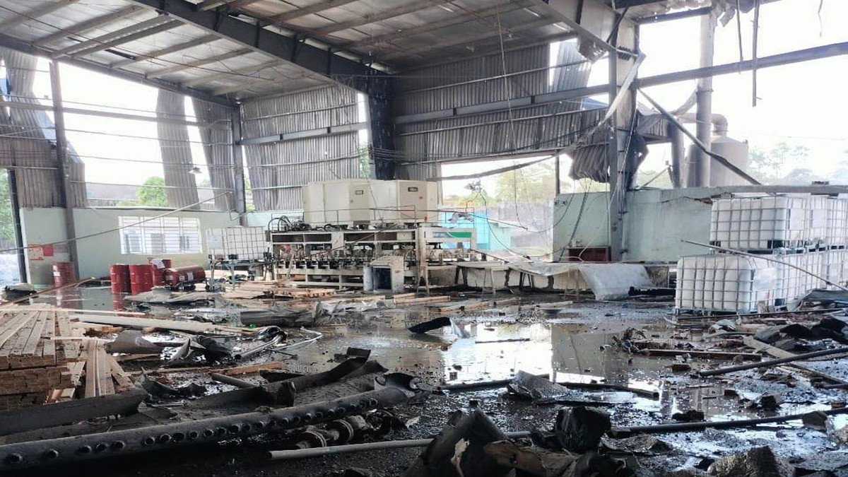 Đồng Nai: Lực lượng chức năng đang nỗ lực xử lý vụ nổ lò hơi - Hình 2 Dong Nai: Luc luong chuc nang dang no luc xu ly vu no lo hoi-Hinh-2