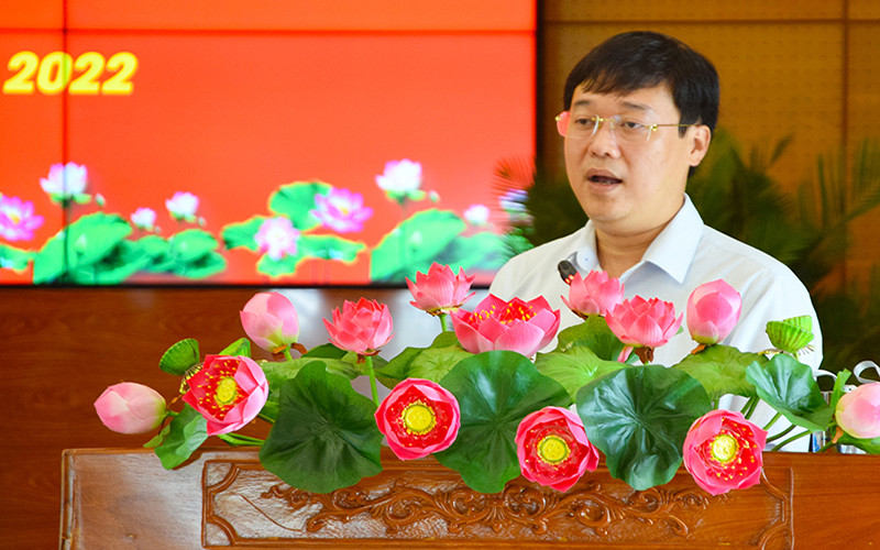 Đồng Tháp: Quyết định số 421 về việc thành lập BCĐ Phòng, chống tham nhũng, tiêu cực tỉnh Đồng Tháp do Bí thư Tỉnh ủy Lê Quốc Phong ký ngày 10/6/2022. Ban gồm 15 thành viên do ông Lê Quốc Phong - Ủy viên Ban Chấp hành TW Đảng, Bí thư Tỉnh ủy Đồng Tháp làm Trưởng Ban Chỉ đạo; các Phó Trưởng ban và các ủy viên là cán bộ lãnh đạo một số ban Đảng, các cơ quan Tư pháp và khối chính quyền của tỉnh Đồng Tháp.