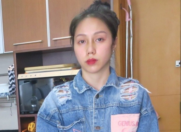 Thẩm phán Nguyễn Văn Tuấn làm chủ tọa phiên tòa. Giữ vai trò công tố là kiểm sát viên Lê Thị Yến Như, Phan Trung Hải. Bảo vệ quyền lợi cho bị hại cháu V.A có 4 luật sư gồm: Luật sư Trần Thị Ngọc Nữ - Chi hội trưởng Chi hội luật sư Hội bảo vệ trẻ em TP HCM; Luật sư Phạm Công Hùng và bà Khưu Mỹ Vinh - Luật sư Công ty Luật TNHH MTV Công Hùng và cộng sự, Đoàn luật sư TP HCM; Luật sư Nguyễn Anh Thơm - VPLS Nguyễn Anh, Đoàn luật sư TP Hà Nội. Bào chữa cho các bị cáo: gồm có 1 luật sư do Tòa chỉ định bào chữa cho bị cáo Nguyễn Võ Quỳnh Trang và 2 luật sư vào chữa cho bị cáo Nguyễn Kim Trung Thái do gia đình yêu cầu.