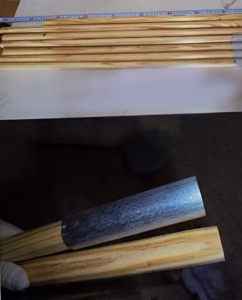 Trang đánh cháu V.A là có sự thống nhất ý chí của Thái thì Trang mới dám thực hiện. Hai bị can đã cùng nhau trút hận thù vào cháu. Thái lạnh lùng, vô nhân tính ngồi bên cạnh nhìn Trang đánh cháu rất man rợ bằng các thủ đoạn tàn độc. (Một trong những công cụ phạm tội)