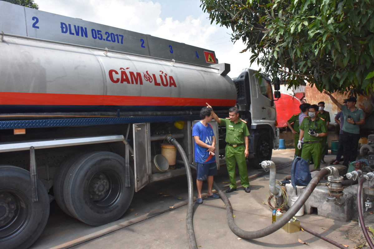 Nghi pham cam dau duong day lam gia xang dau khai gi?-Hinh-5