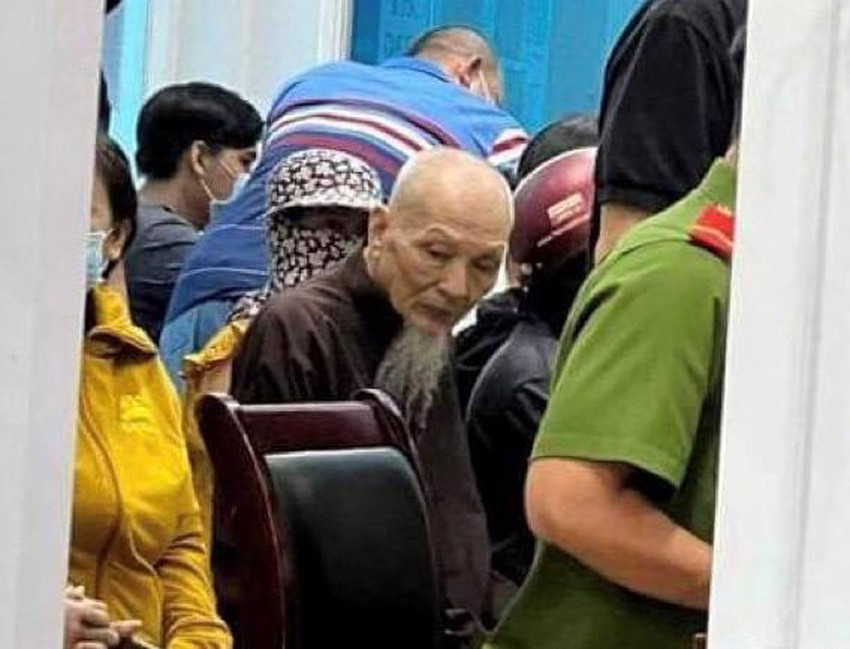 Mới đây, liên quan vụ án trên, ông Lê Tùng Vân xuất hiện tại Quận 6, TP HCM, làm căn cước công dân trong thời gian đang bị cấm đi khỏi nơi cư trú sau khi khởi tố bị can, công an Long An lập tức triệu tập ông đưa về nơi cư trú. Cơ quan điều tra Công An tỉnh Long An đang xem xét, tuỳ vào mức độ sẽ thay đổi biện pháp ngăn chặn trong thời gian tới. 