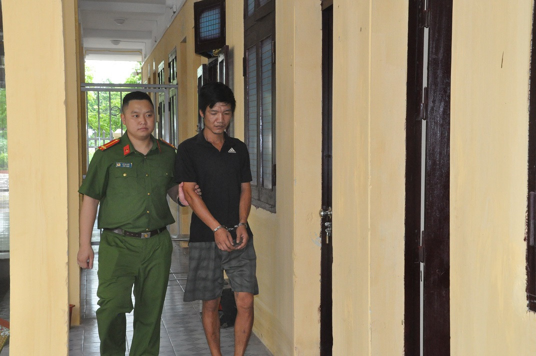 Hai Duong: “Ngao da” mua dao tren duong, canh sat triet xoa o ma tuy phuc tap