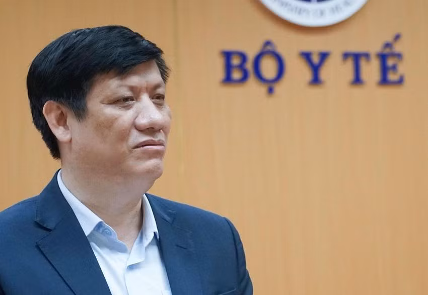 Kết luận của các cơ quan có thẩm quyền cho biết, ông Nguyễn Thanh Long đã thiếu trách nhiệm, buông lỏng lãnh đạo, chỉ đạo quản lý, thiếu kiểm tra, giám sát; đồng thời can thiệp, tác động, hỗ trợ Công ty Việt Á trong quá trình cấp số đăng ký lưu hành tạm thời và chính thức; hiệp thương giá và kiểm tra giá hiệp thương với bộ kit xét nghiệm để ban hành các thông báo giá các sinh phẩm, trang thiết bị y tế chẩn đoán COVID-19.