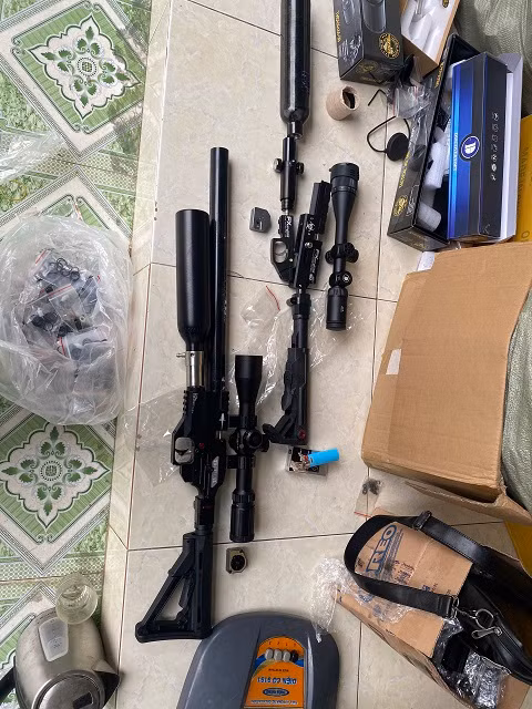 Hai Duong: Bat giu vu buon ban linh kien sung san “khung”-Hinh-2