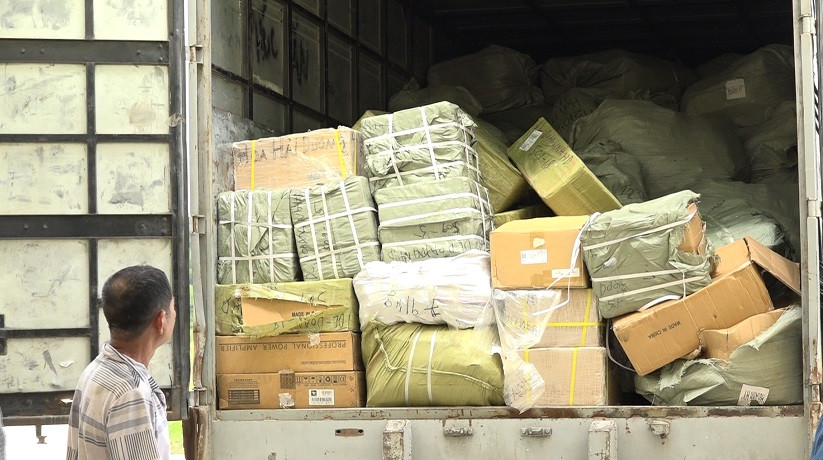 Hai Duong: Bat giu vu buon ban linh kien sung san “khung”