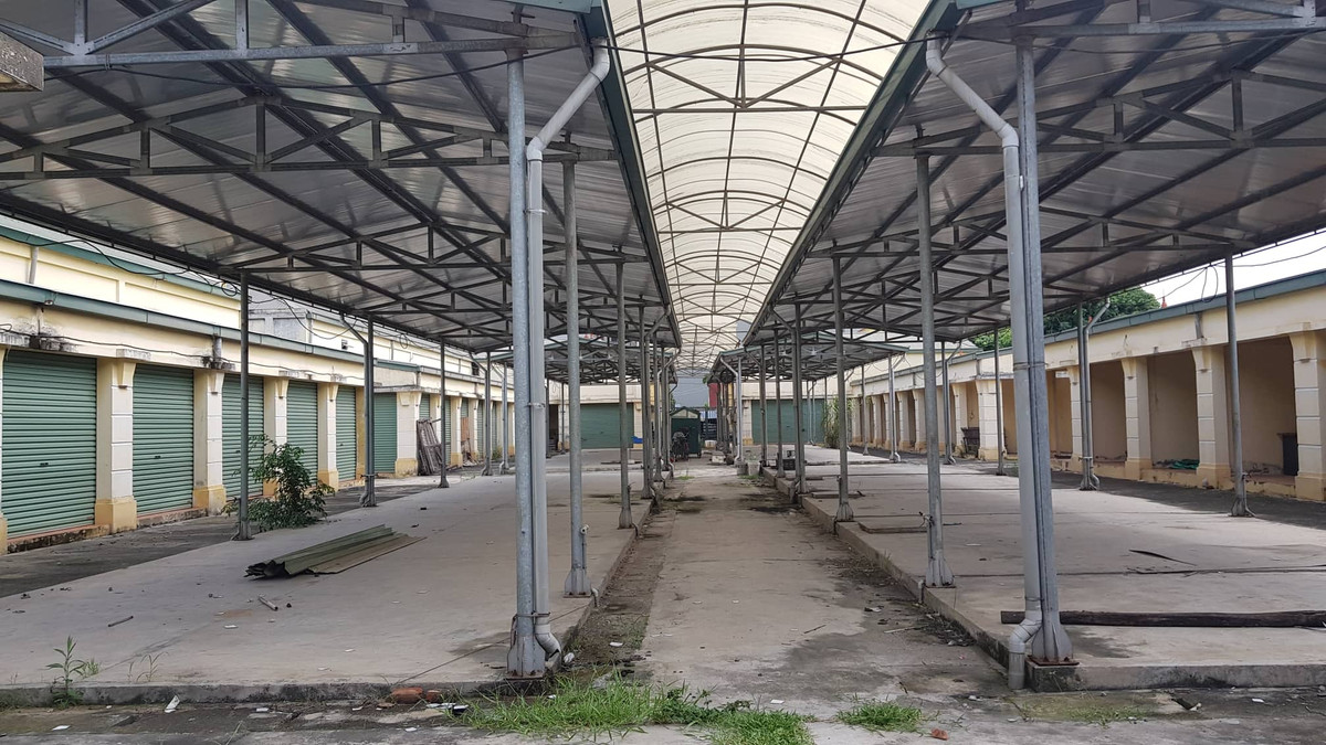 Không có cảnh kinh doanh sầm uất như mục tiêu đề ra khi xây dựng chợ.