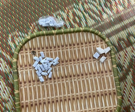 Hai Duong: Nu quai U60 tang tru, mua ban ma tuy truoc cong nha-Hinh-2