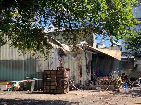 Tin nong 25/6: Hai nguoi tu vong trong vu chay nha nghi phong hoa-Hinh-2